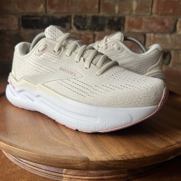 Brooks Women Ghost Max 2 1204201B190 Beige Running Shoes Sneakers Size 6.5 - Picture 2 of 16